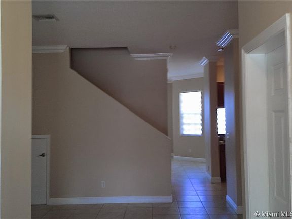 2nd image of 3323 Lakeside Dr #39