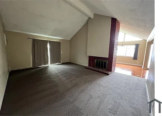 3 bed, 1390 sqft, $3,700 — Photo 2