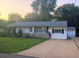 1105 Eastview Dr, Paxton, IL 60957