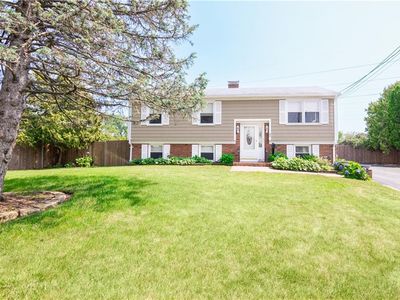 49 Cardosi Ct, Pawtucket, RI, 02861