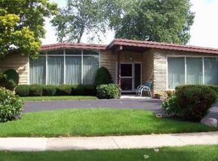 5136 Weber Ln, Skokie, IL 60077