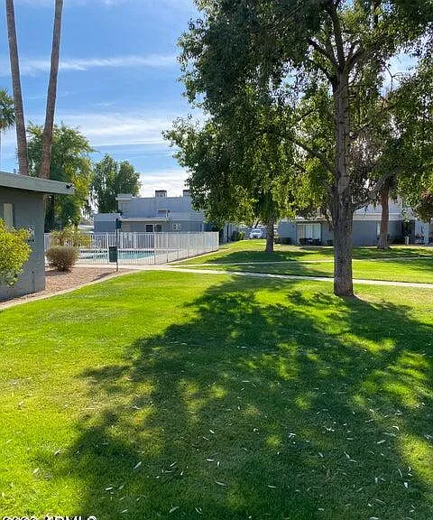 2687 W Ocotillo Rd — Photo 5