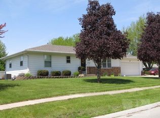 634 S Walnut St, Carroll, IA 51401
