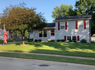 913 Cardinal Dr, Maquoketa, IA 52060