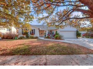 324 Bellestri Dr, Ballwin, MO 63021