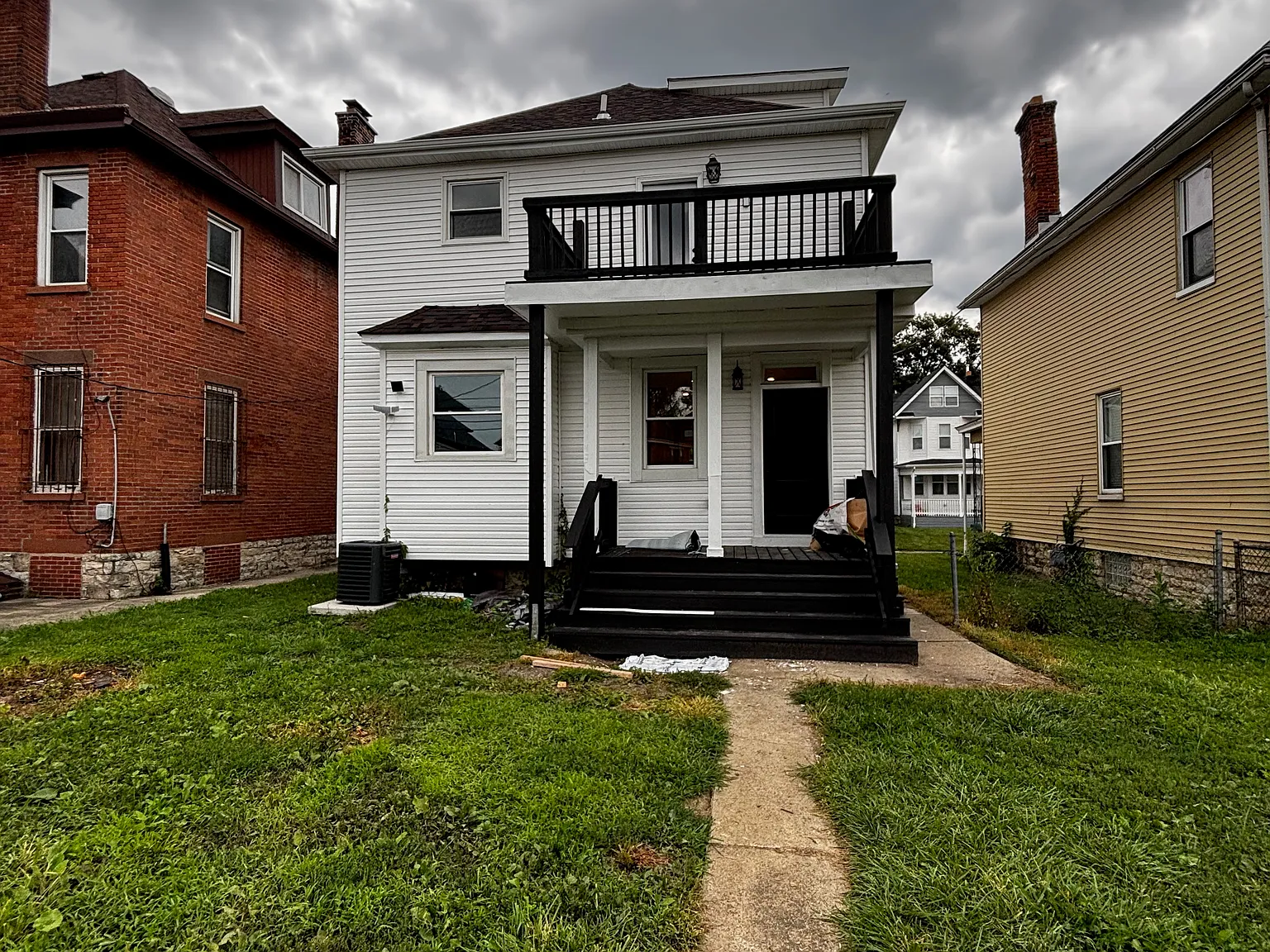 3 bed, 2.5 bath, 1750 sqft, $2,695 — Photo 2