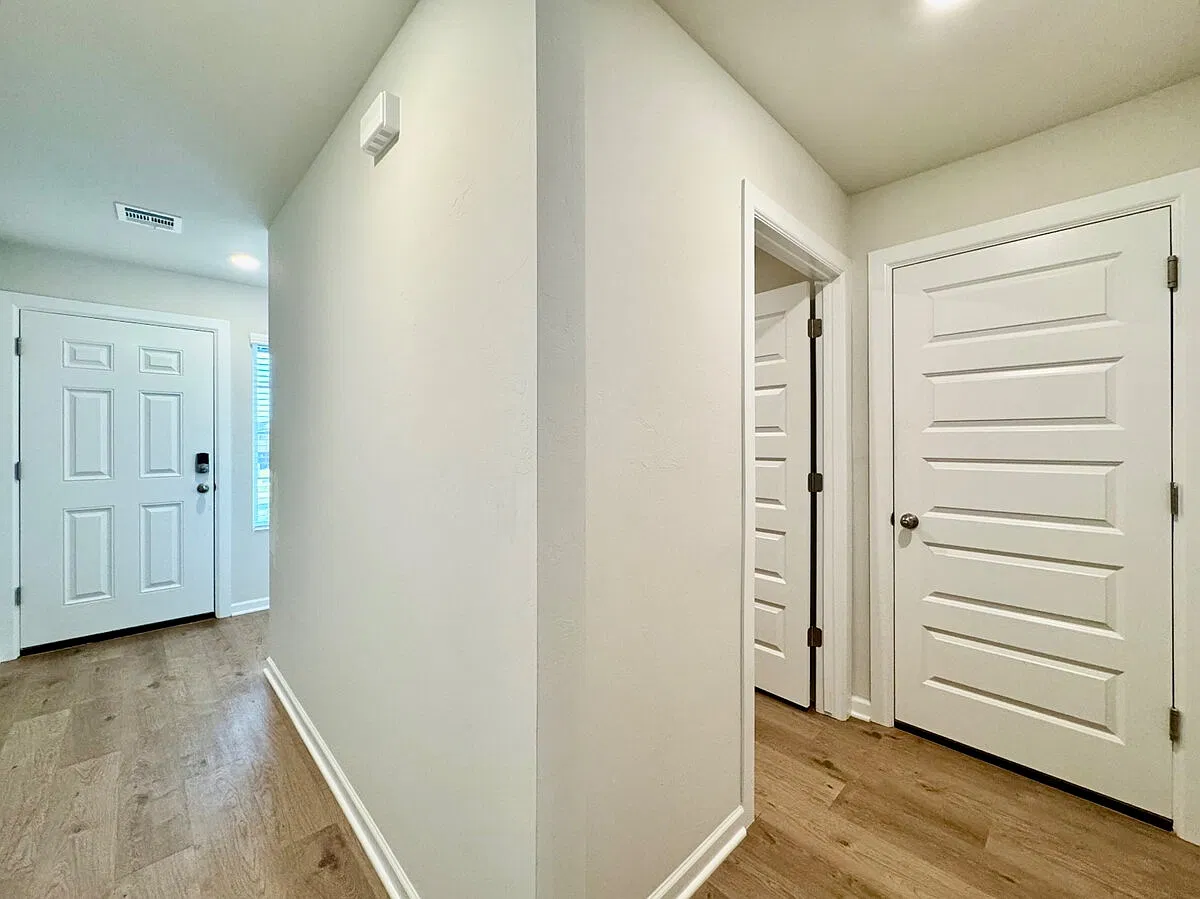 3 bed, 2.0 bath, 1497 sqft, $1,895 — Photo 2