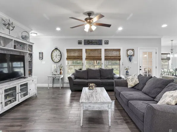 44067 Lebeau Rd, Saint Amant, LA 70774