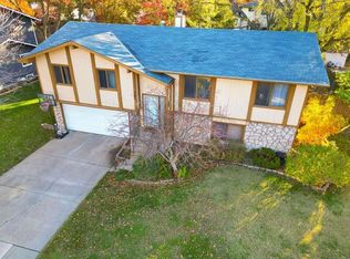 1702 N Parkdale St, Wichita, KS 67212