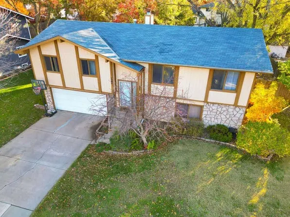 1702 N Parkdale St, Wichita, KS 67212