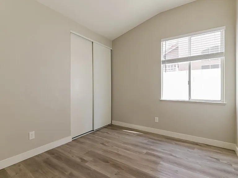 801 Zinnia Cir — Photo 12