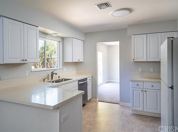 5th image of 8827 Valjean Ave