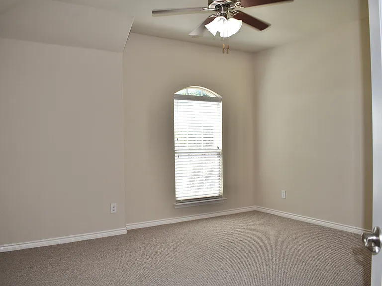 4916 Stray Creek Ln — Photo 16