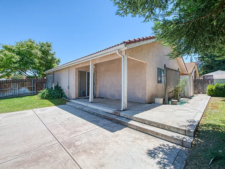 6053 N Mitre Ave — Photo 40