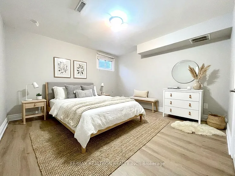 365 Mississauga Valley Blvd #LOWER — Photo 11