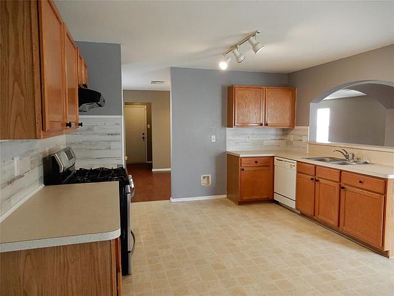 4th image of 20119 Baron Brook Dr