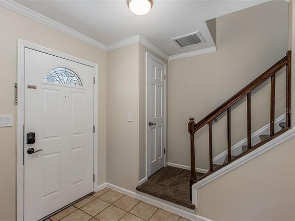 3rd image of 11943 Elm St