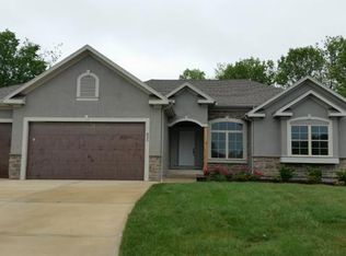 835 155th Ter, Basehor, KS 66007