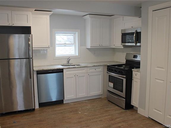 4th image of 132 Depew Ave Unit A