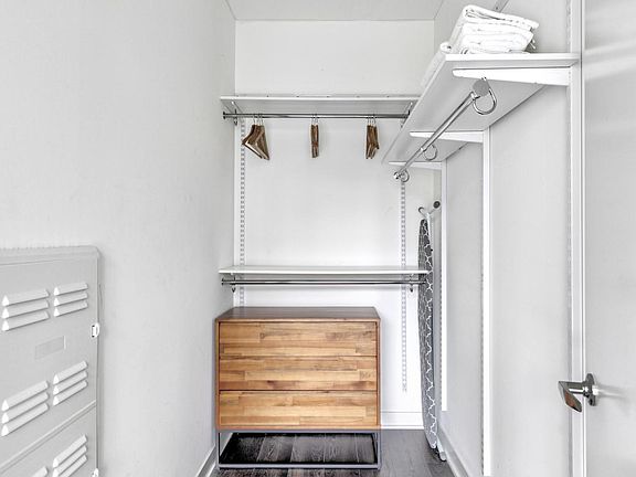 4th image of 393 E Illinois St #2806