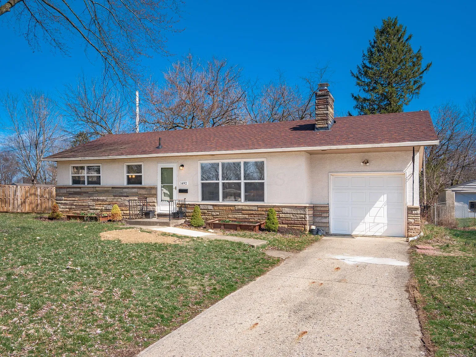 1492 Garywood Ave photo 1