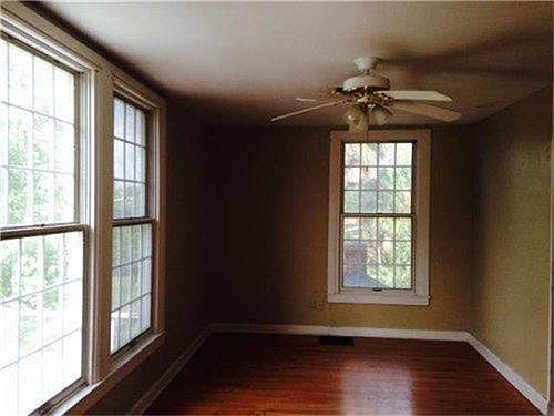 4th image of 366 E Wood Ave