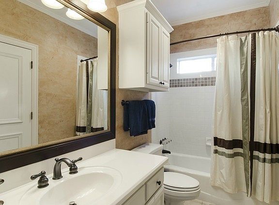 3rd image of 5301 Kingsborough Dr