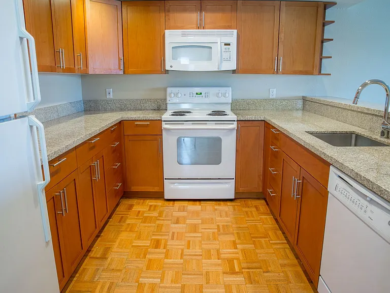 Atria Villa — Photo 9