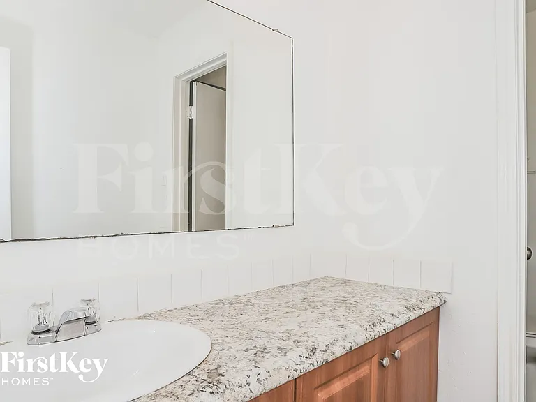 26218 Maplewood Dr — Photo 14