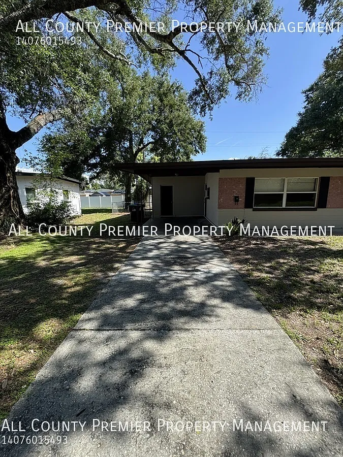Nice 3 Bedroom 2 Bath Apartment! Available Now! — Photo 1