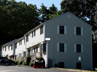 88 Hall Rd, Sturbridge, MA 01566