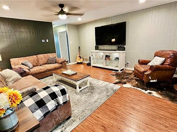 5th image of 1709 Santa Monica St