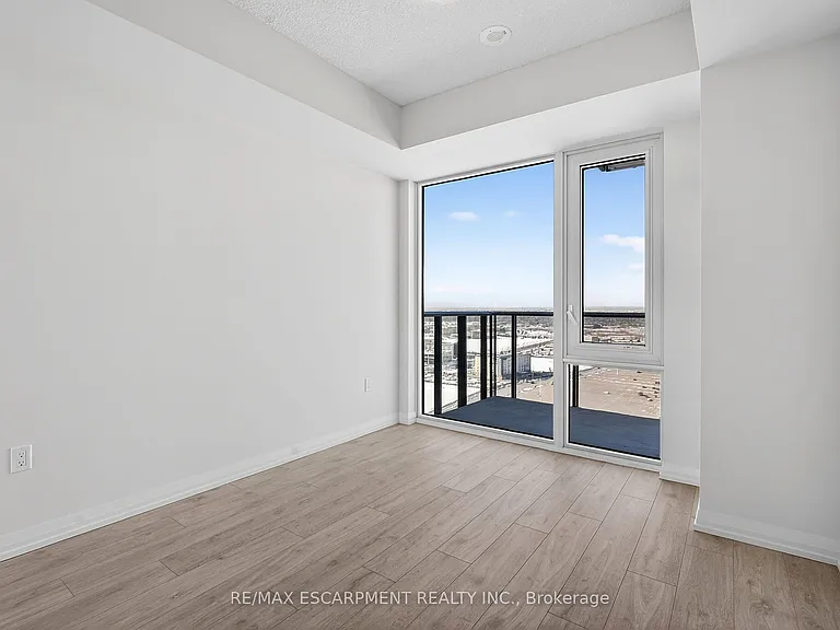 27 Korda Gate #2408 — Photo 25