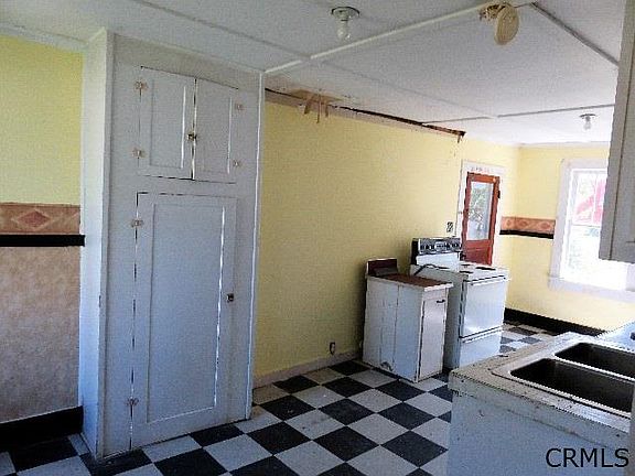 5th image of 12 N Park St