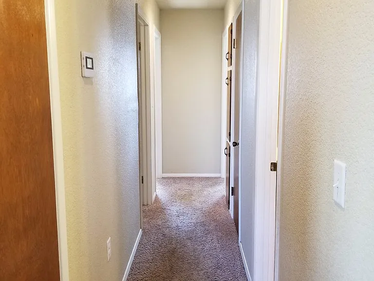 913 W Yucca Ave — Photo 8