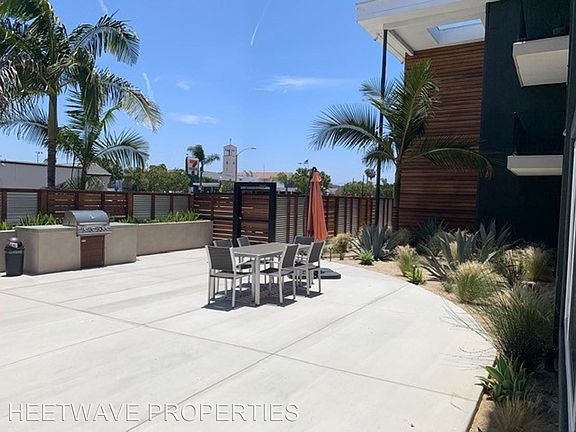 3rd image of 4720 Hawley Blvd #206