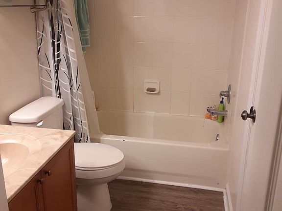 4th image of 4286 Avon Park Cir #2