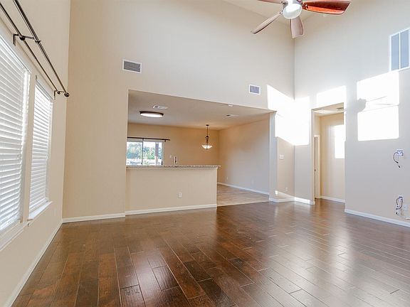 5th image of 1103 Montell Ln