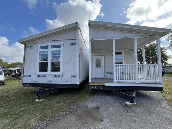 134 Hibiscus Dr #50, Leesburg, FL 34788