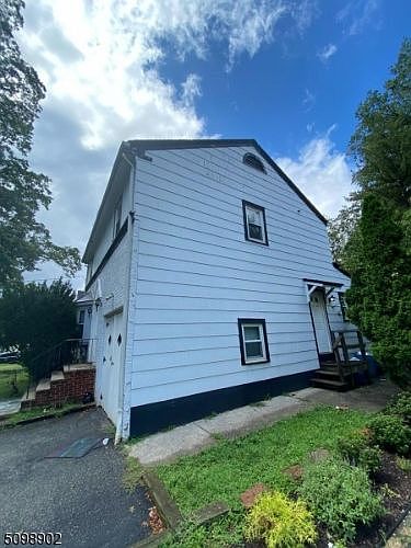 2nd image of 255 E 4th Ave