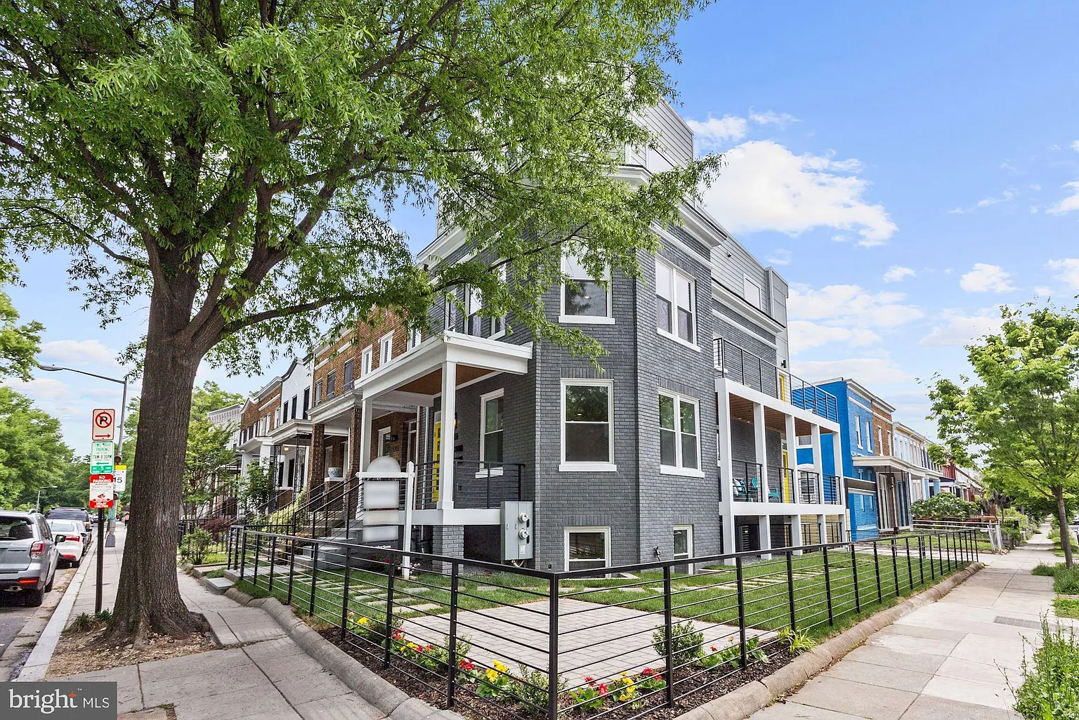 1201 W Virginia Ave NE photo 1