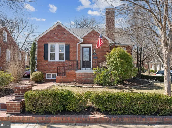 600 S Walter Reed Dr, Arlington, VA 22204