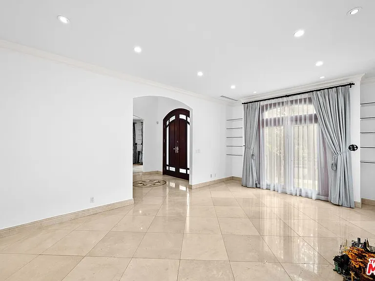 9033 Cresta Dr — Photo 4