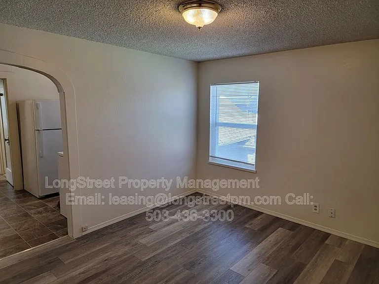 205 NW Kings Blvd #11 — Photo 8