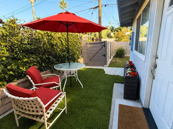 20737 Tiara St, Woodland Hills, CA 91367