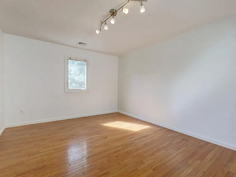 1466 River Rd — Photo 7