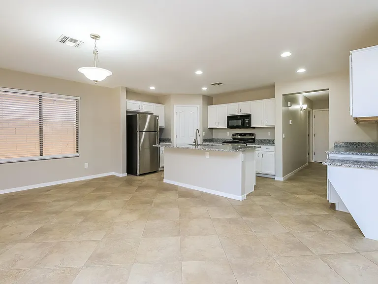 33023 N Quarry Hills Dr — Photo 1