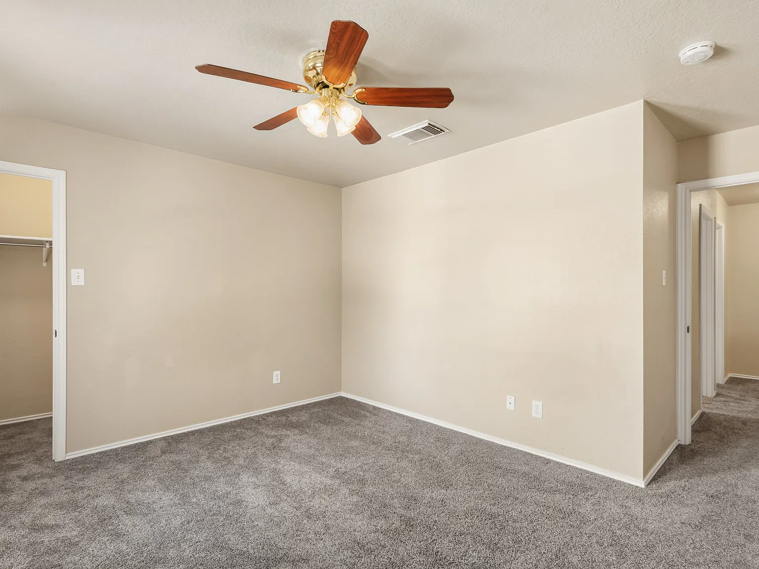 3 bed, 2.5 bath, 2856 sqft, $1,850 — Photo 3