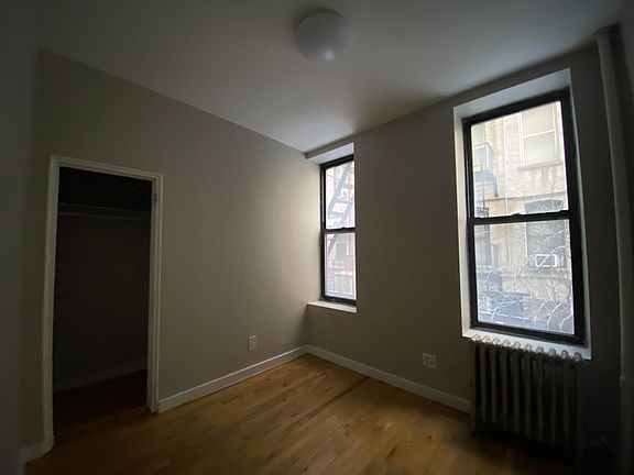 2nd image of 620 E 11th St APT 4