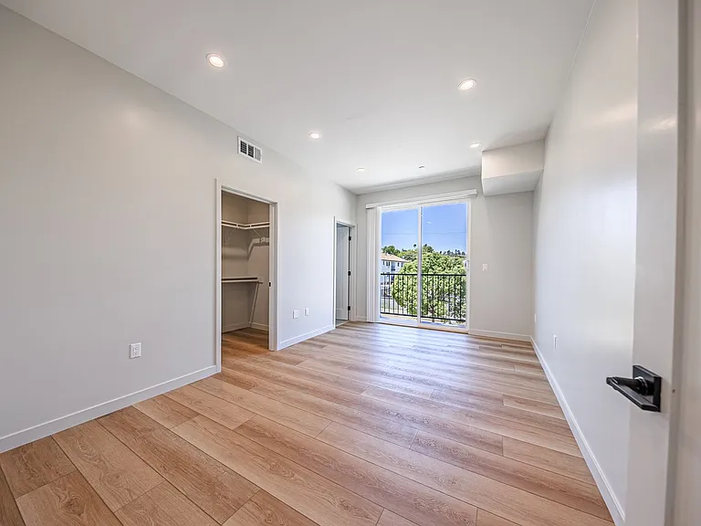 Rare Brand New Luxury Townhomes in Trendy Highland Park — Photo 49
